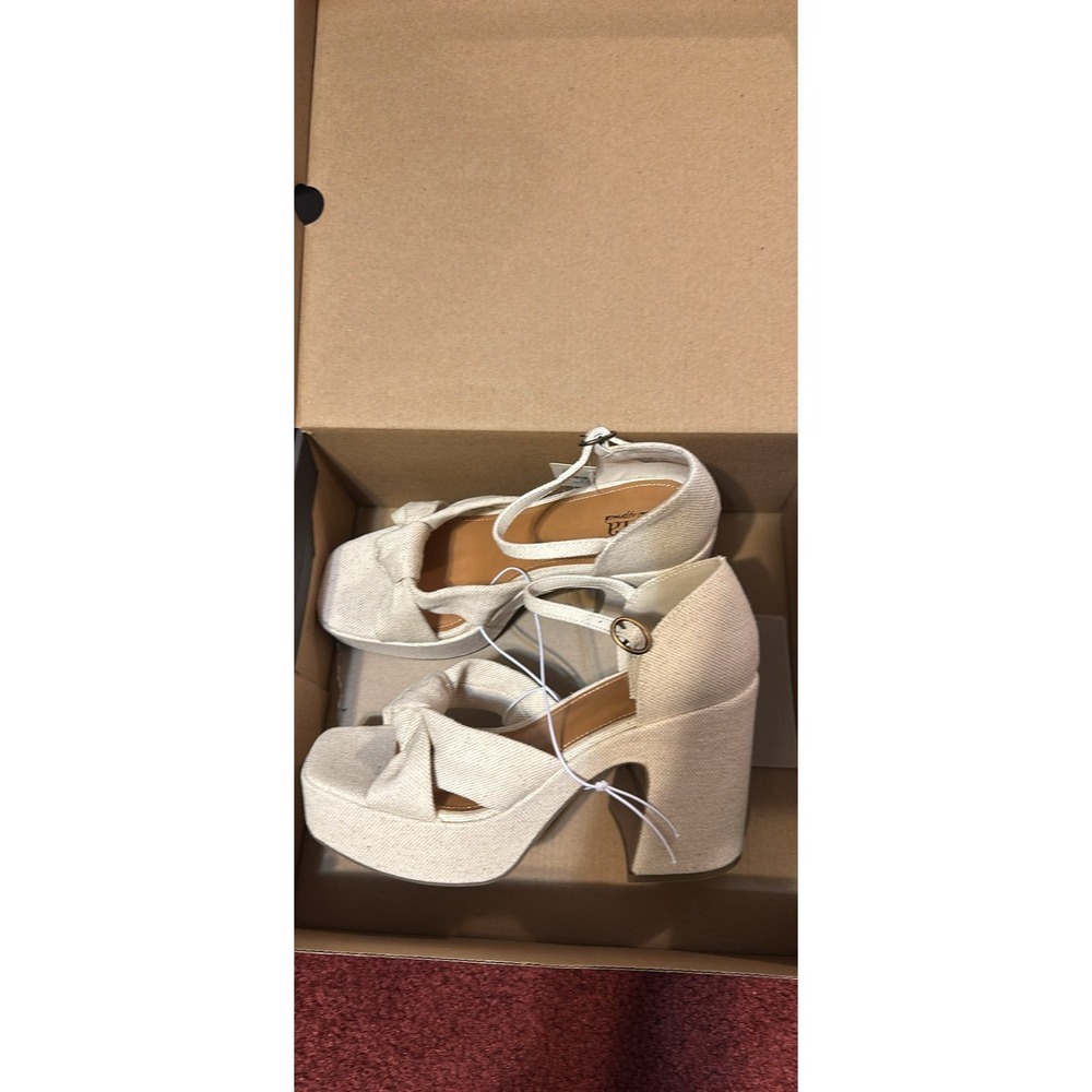 A.n.a‎ Heels